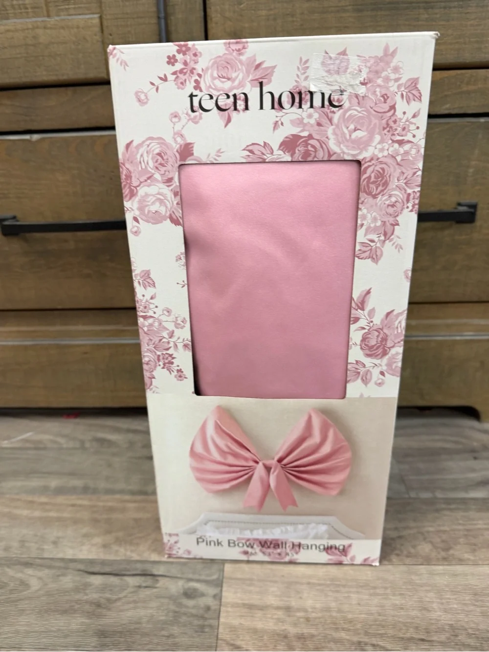 NIB Teen Home Pink Satin Bow Wall Hanging 53” x 45”
